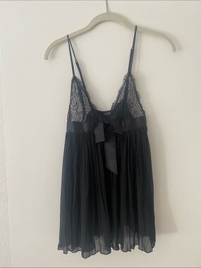 Victoria's Secret Black Lace & Satin Bow Chemise